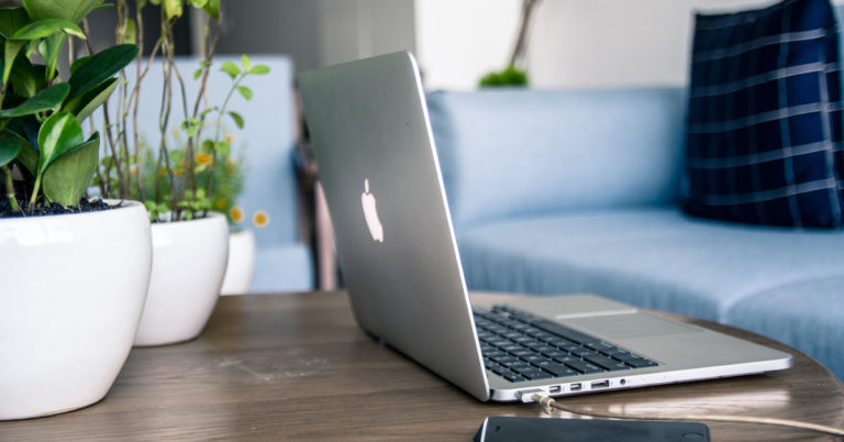 8 τρόποι να παραμένετε παραγωγικοί όταν δουλεύετε από το σπίτι